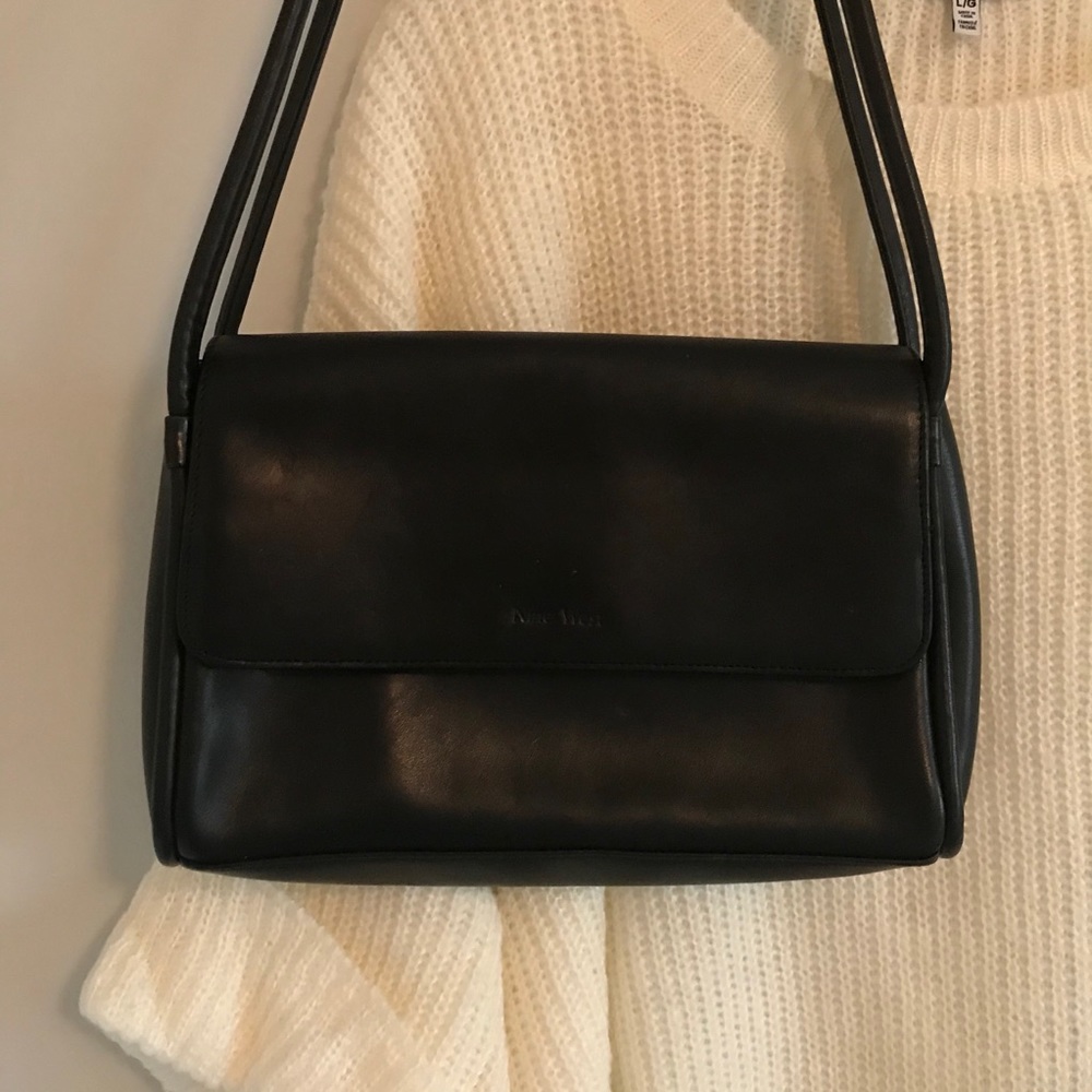 5/$25 Vintage nine west shoulder bag